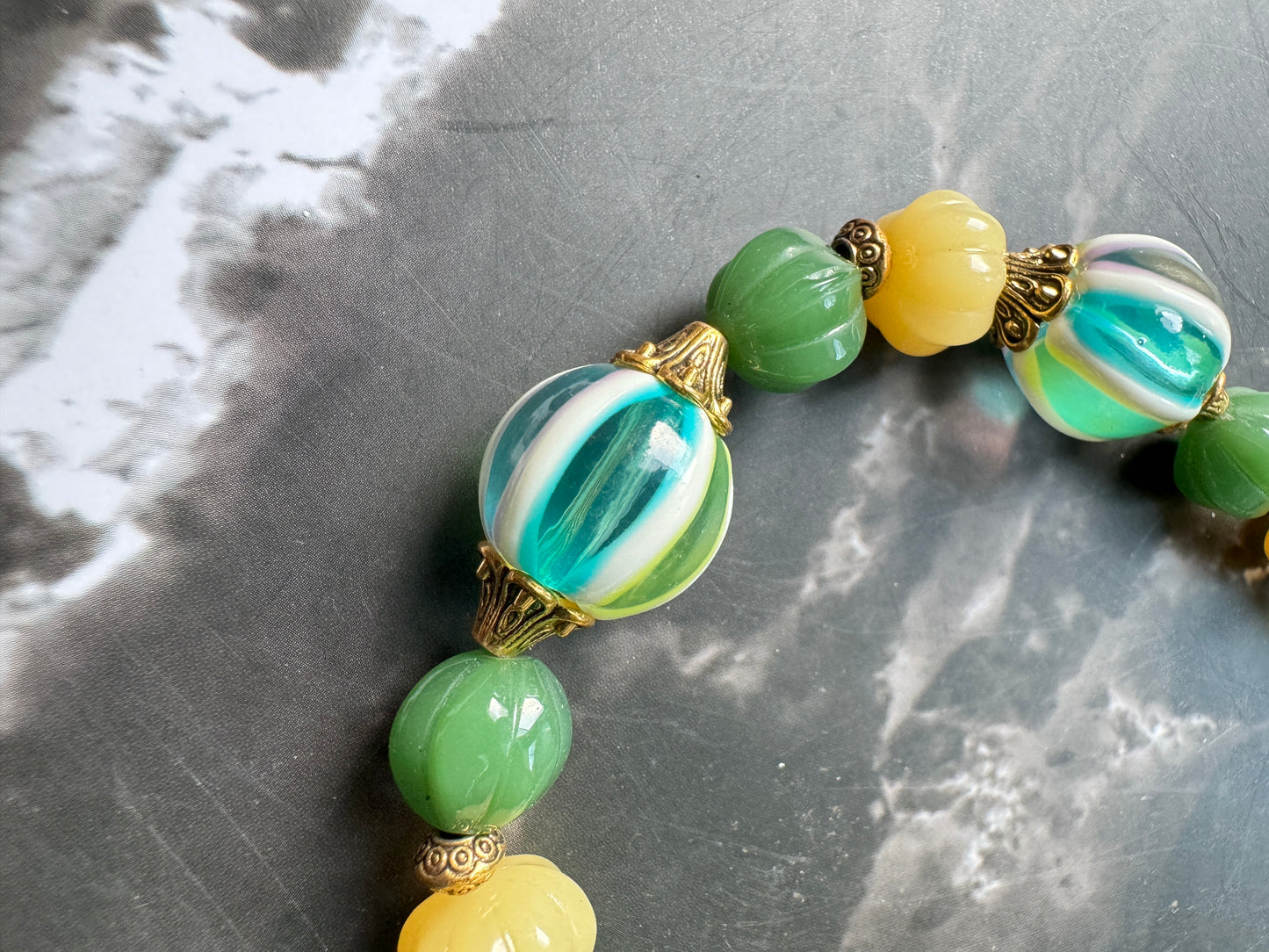 Green Ballons Glass Beads Necklace